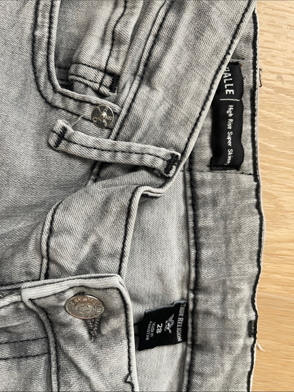True Religion Light Gray Skinny Jeans with Signature Back Pocket - Picture 3 of 3